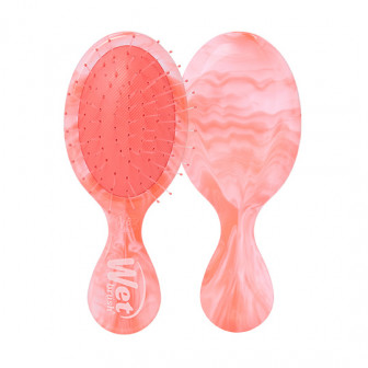 Wet Brush Summer Treat Mini Detangler - Strawberry Wet Brush Summer Treat Mini Detangler - Strawberry